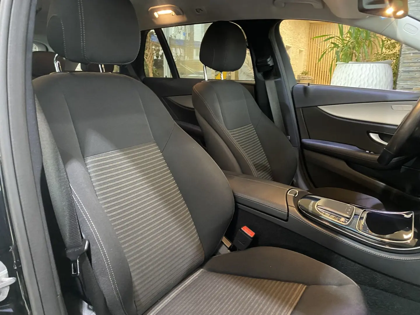 E 220 Avantgarde LED Navi PDC Distr.  DAB MBUX