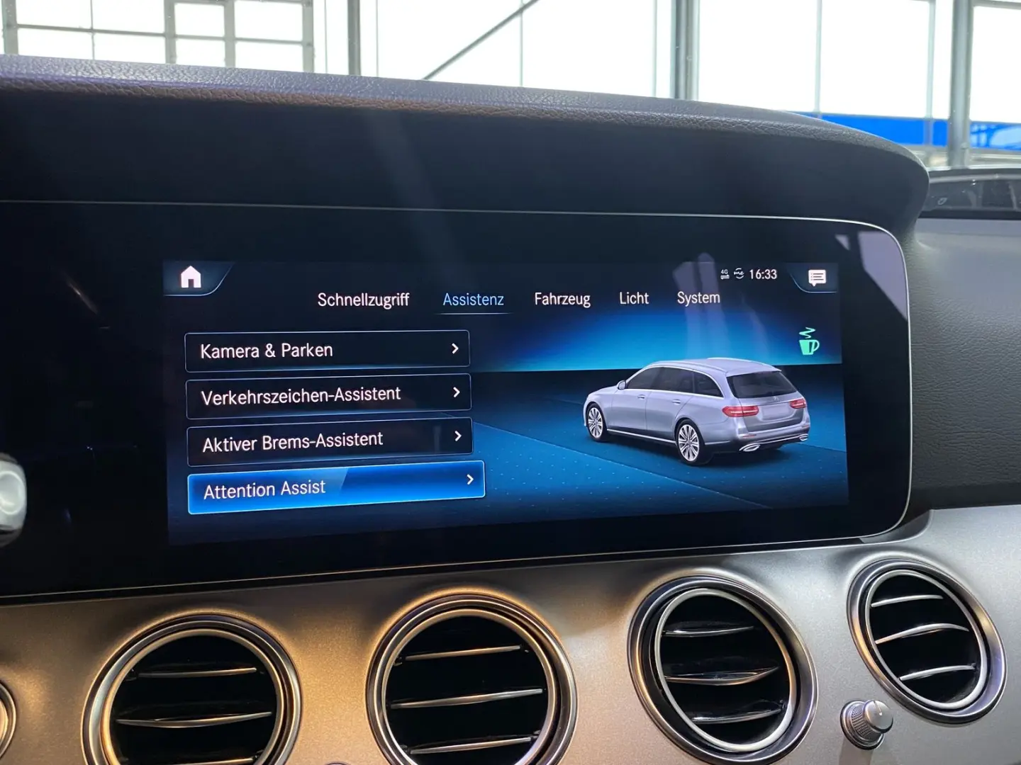 E 220 Avantgarde LED Navi PDC Distr.  DAB MBUX