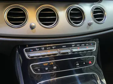 E 220 Avantgarde LED Navi PDC Distr.  DAB MBUX