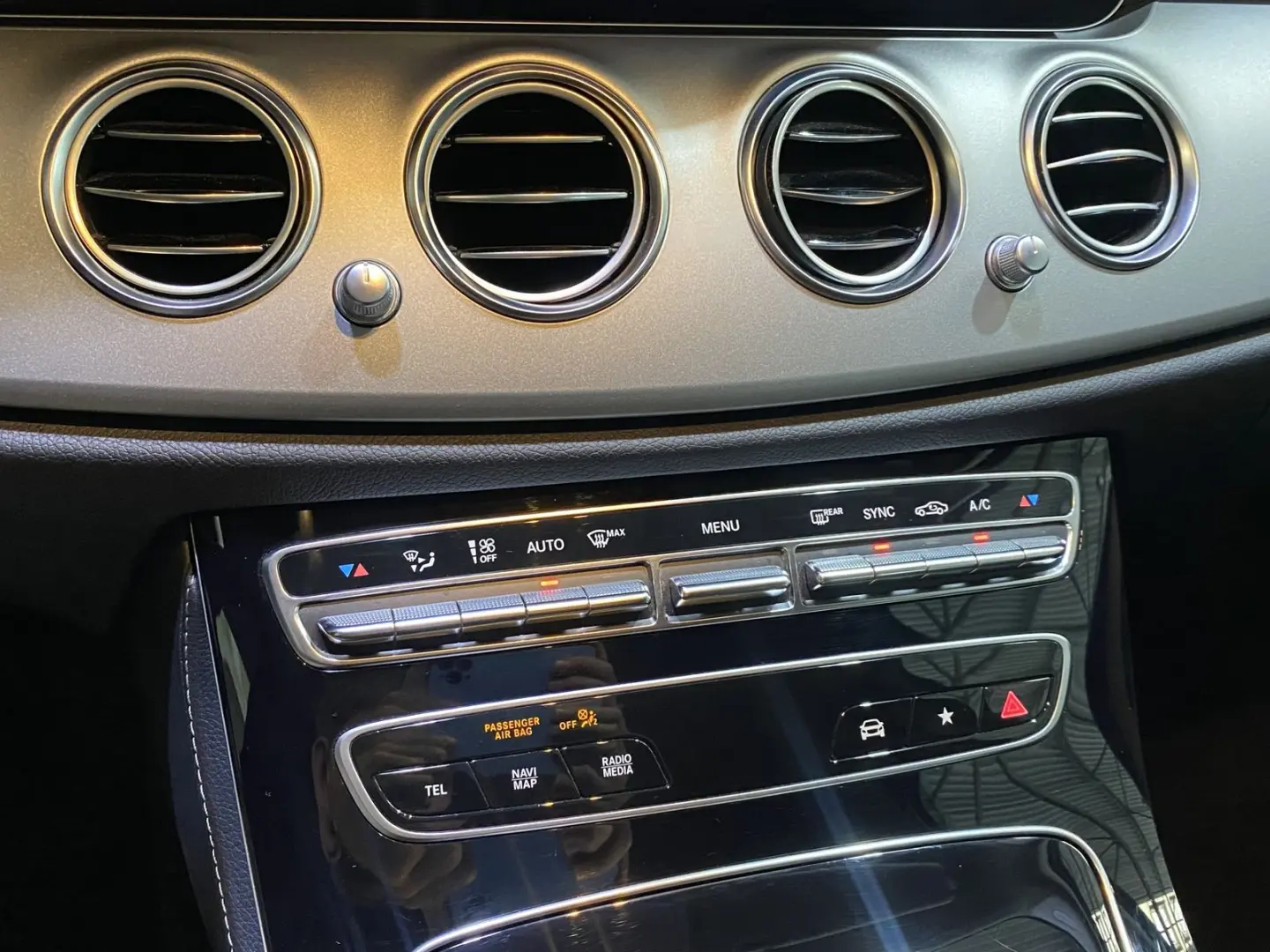 E 220 Avantgarde LED Navi PDC Distr.  DAB MBUX