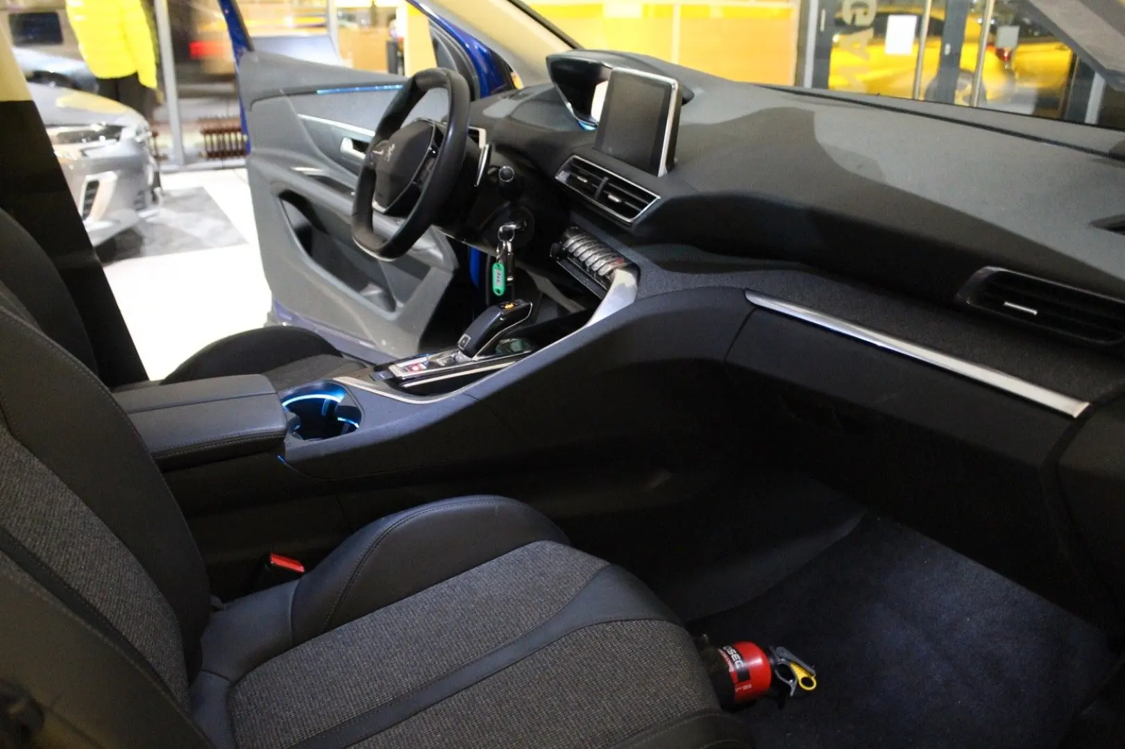 3008 Allure 1.5D NAVI LED SHZ PDC T-LEDER TEMPO