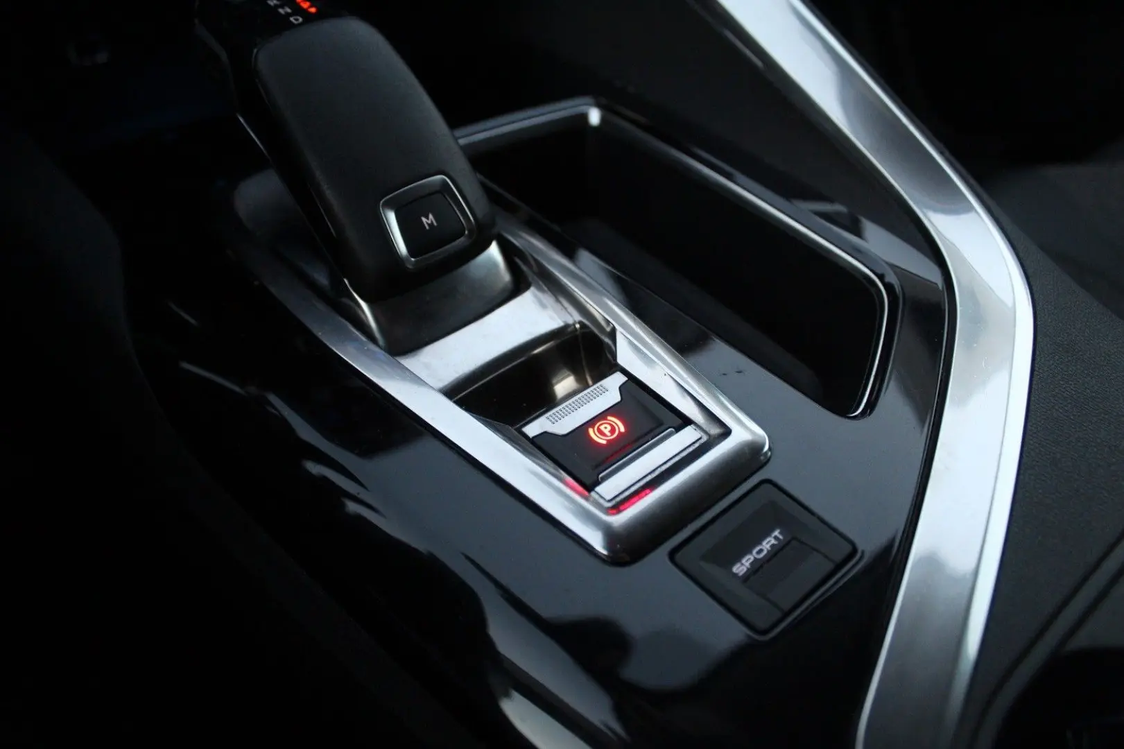 3008 Allure 1.5D NAVI LED SHZ PDC T-LEDER TEMPO