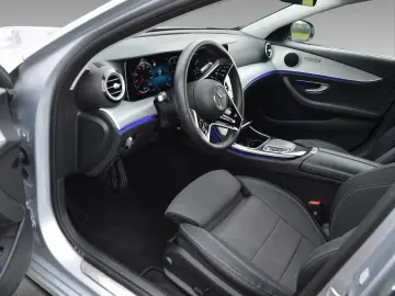 E 220 d T 2 x AVANTGARDE WIDESCREEN LED KAMERA