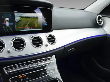 E 220 d T 2 x AVANTGARDE WIDESCREEN LED KAMERA