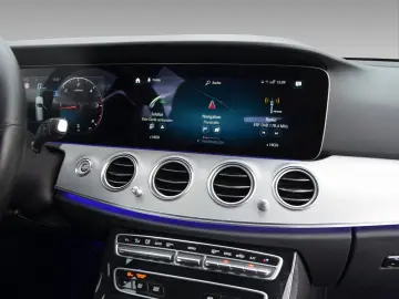 E 220 d T 2 x AVANTGARDE WIDESCREEN LED KAMERA