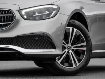 E 220 d T  Avantgarde DISTR LED NAVI BURM KAM LM