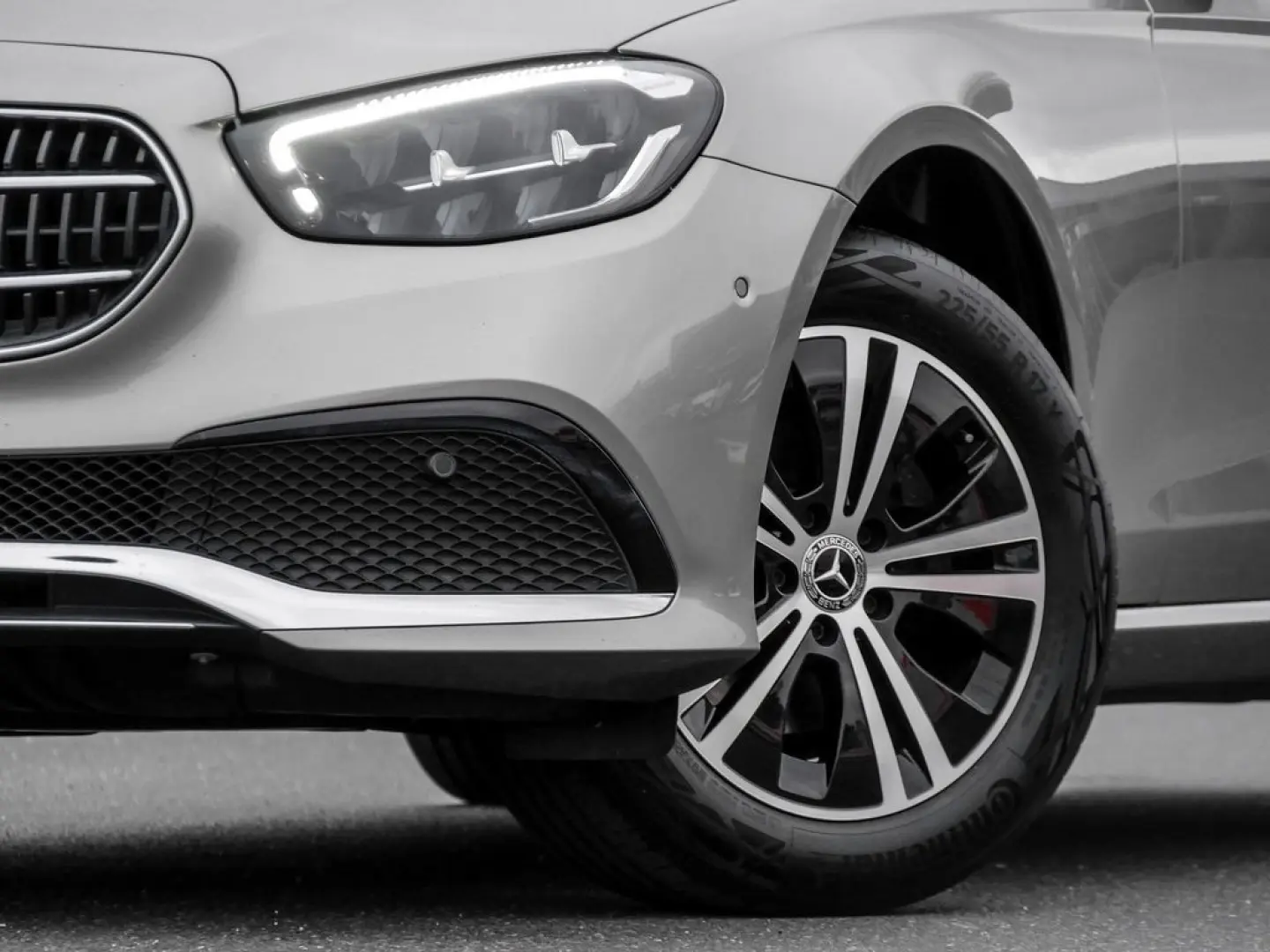 E 220 d T  Avantgarde DISTR LED NAVI BURM KAM LM