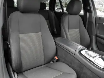 E 220 d T  Avantgarde DISTR LED NAVI BURM KAM LM