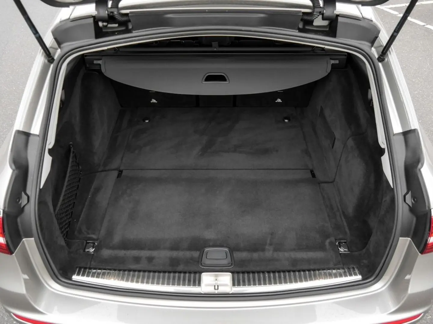 E 220 d T  Avantgarde DISTR LED NAVI BURM KAM LM