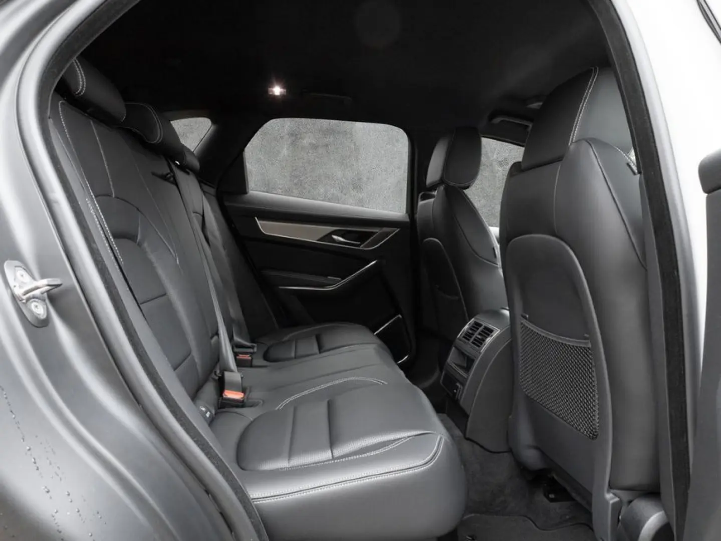 F-Pace P400e AWD R-Dynamic SE