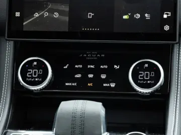 F-Pace P400e AWD R-Dynamic SE