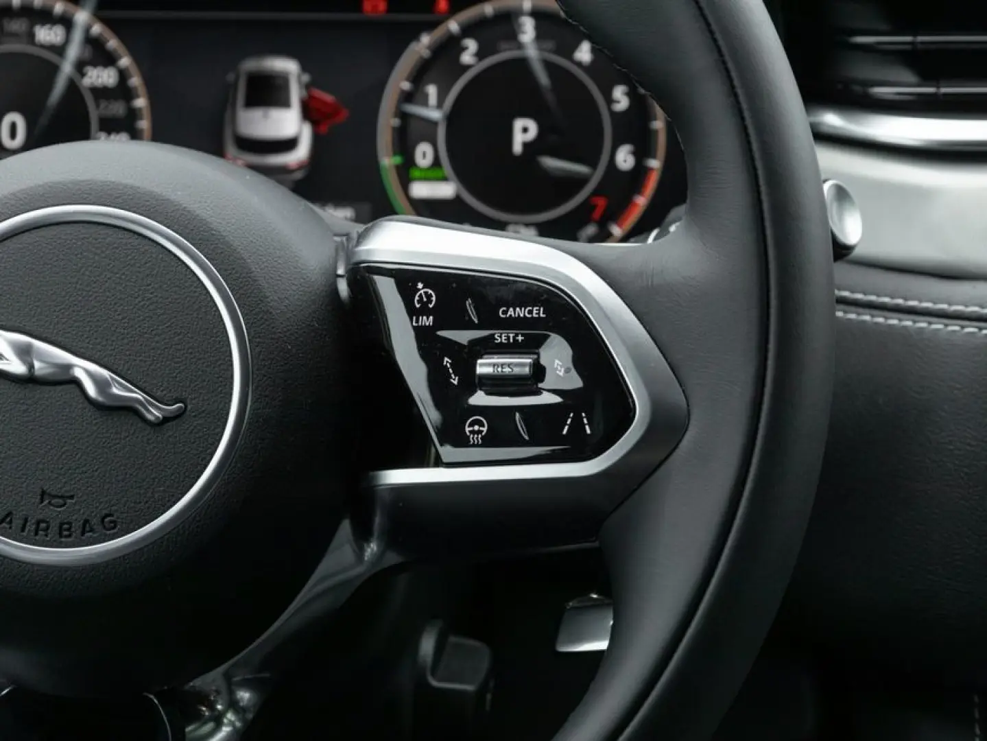 F-Pace P400e AWD R-Dynamic SE