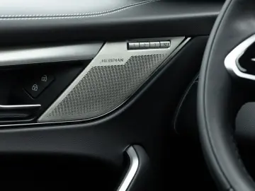 F-Pace P400e AWD R-Dynamic SE