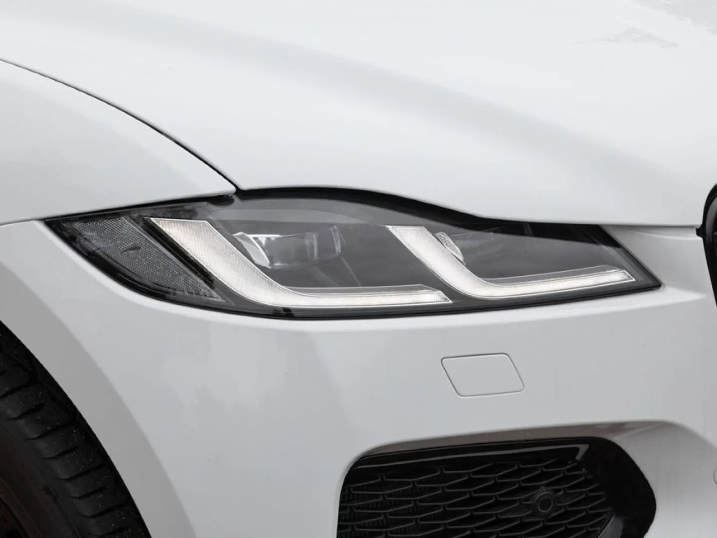 F-Pace P400e AWD R-Dynamic SE