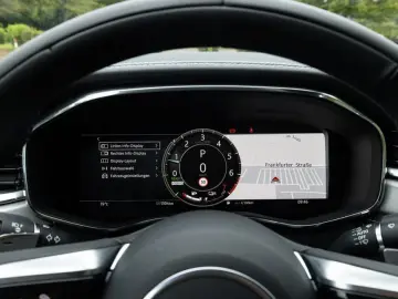 F-Pace P400e AWD R-Dynamic SE