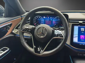 E 220 d T Avantgarde AHK Airmatic Leder Braun