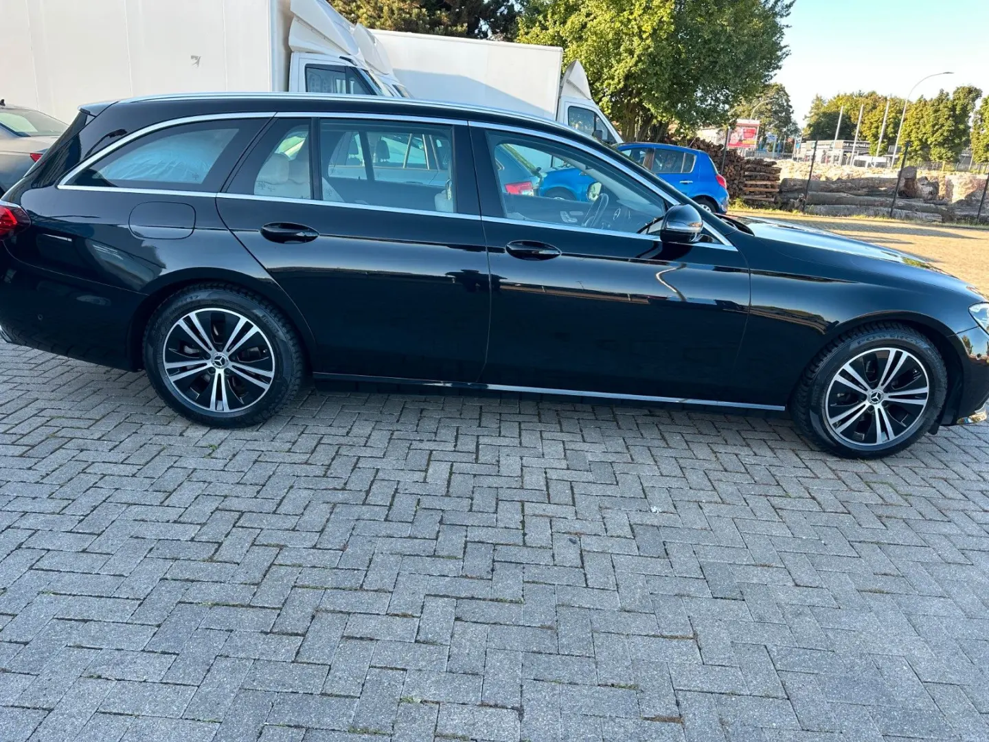 E 220 E -Klasse T-Modell E 220 d  AVANTGARDE