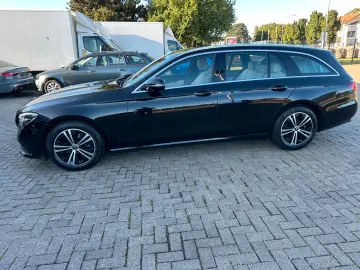 E 220 E -Klasse T-Modell E 220 d  AVANTGARDE
