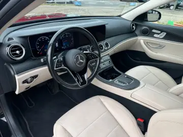 E 220 E -Klasse T-Modell E 220 d  AVANTGARDE