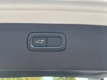 XC90 T8 Inscription Plug-In Hybrid AWD 360K 20Zo