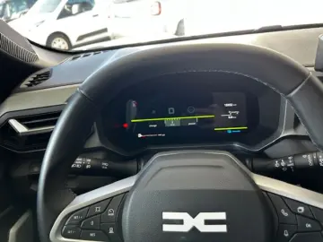 DACIA BIGSTER 1.8 Hybrid 155 Journey