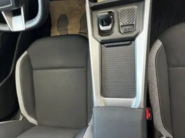 DACIA BIGSTER 1.8 Hybrid 155 Journey