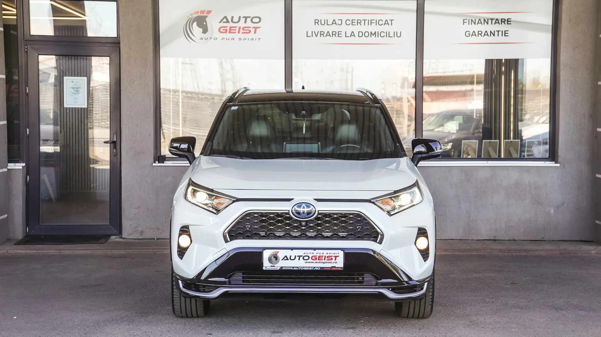 TOYOTA RAV4 PLUG-IN HIBRID AWD BITONE