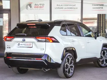 TOYOTA RAV4 PLUG-IN HIBRID AWD BITONE