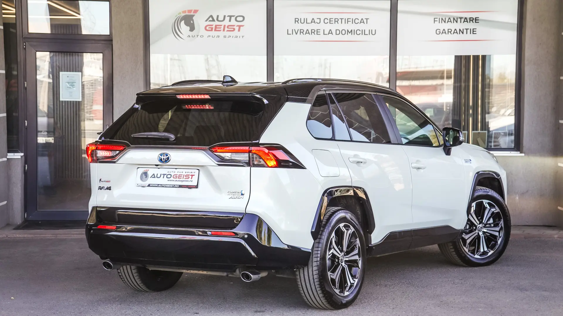 TOYOTA RAV4 PLUG-IN HIBRID AWD BITONE