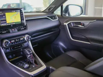 TOYOTA RAV4 PLUG-IN HIBRID AWD BITONE
