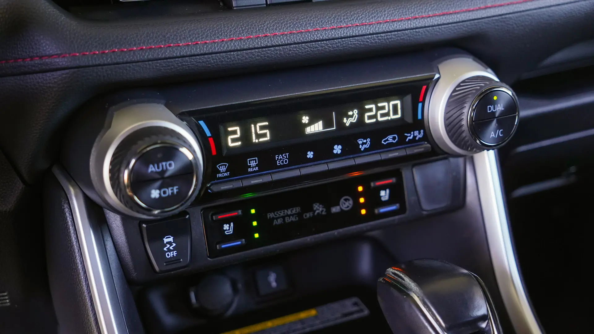 TOYOTA RAV4 PLUG-IN HIBRID AWD BITONE