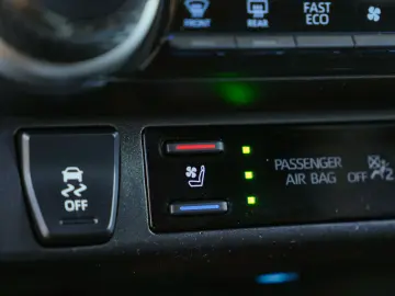 TOYOTA RAV4 PLUG-IN HIBRID AWD BITONE