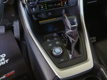 TOYOTA RAV4 PLUG-IN HIBRID AWD BITONE
