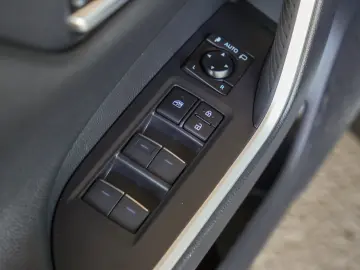 TOYOTA RAV4 PLUG-IN HIBRID AWD BITONE
