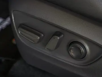 TOYOTA RAV4 PLUG-IN HIBRID AWD BITONE