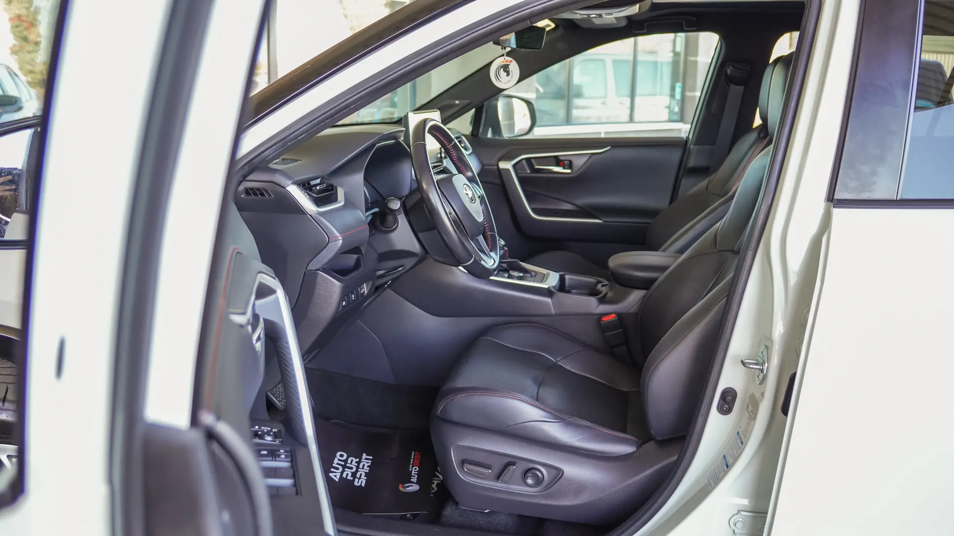 TOYOTA RAV4 PLUG-IN HIBRID AWD BITONE