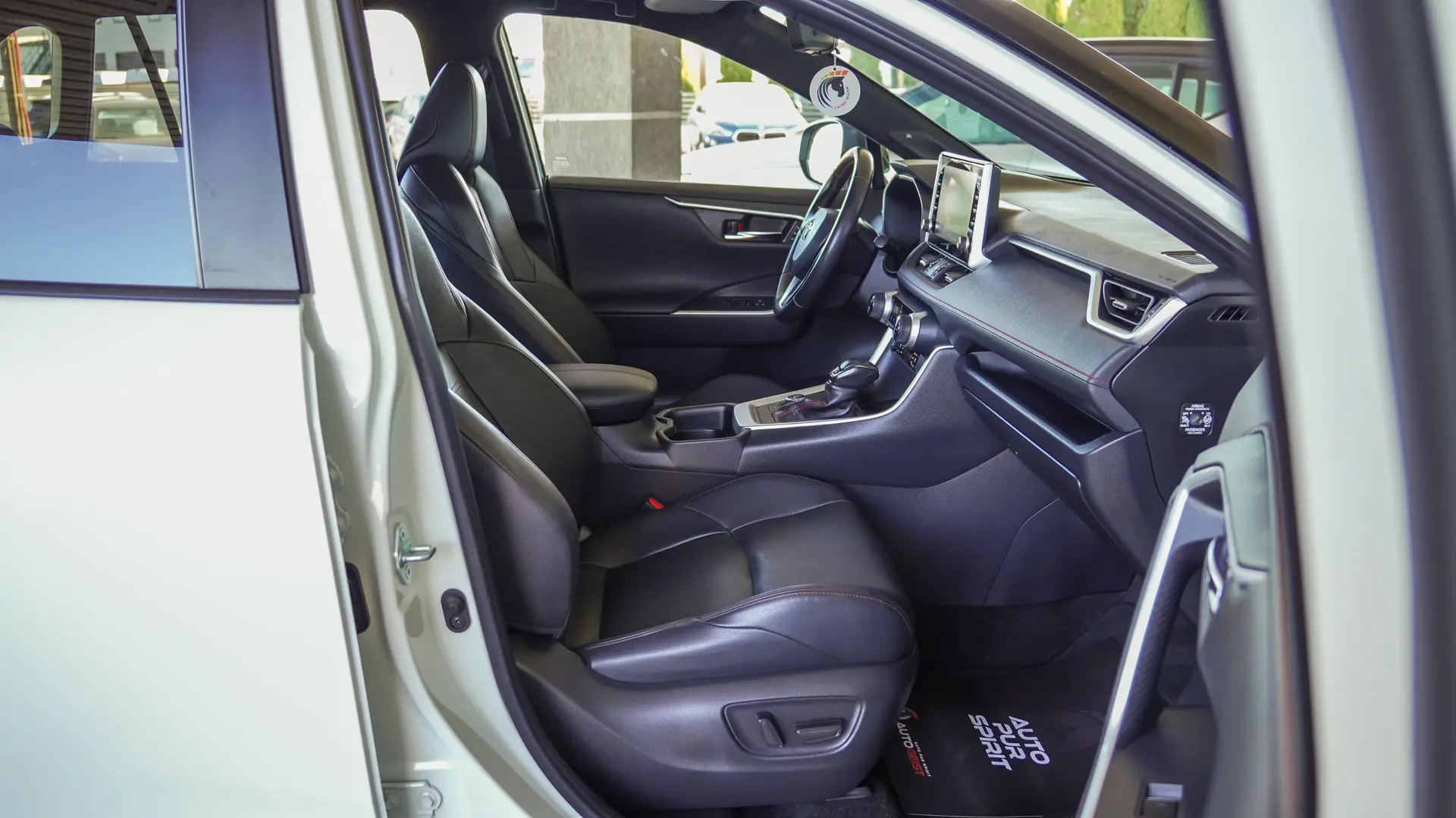 TOYOTA RAV4 PLUG-IN HIBRID AWD BITONE