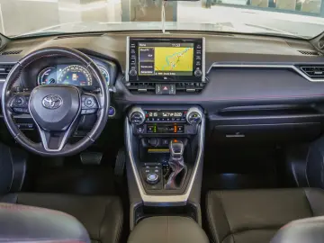 TOYOTA RAV4 PLUG-IN HIBRID AWD BITONE