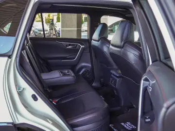 TOYOTA RAV4 PLUG-IN HIBRID AWD BITONE