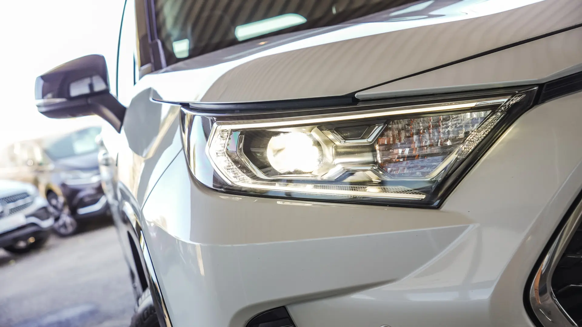TOYOTA RAV4 PLUG-IN HIBRID AWD BITONE