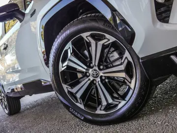 TOYOTA RAV4 PLUG-IN HIBRID AWD BITONE
