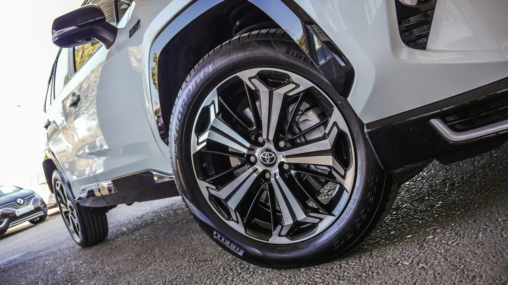 TOYOTA RAV4 PLUG-IN HIBRID AWD BITONE