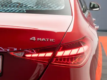 Mercedes-Benz C 220d 9G-TRONIC 4Matic Avantgarde