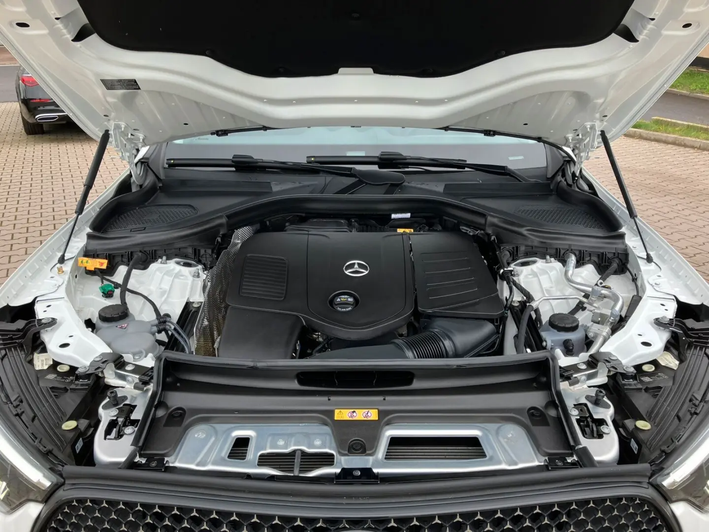 GLC 300 e 4M Coupé AMG Line LED AHK Night 360 K