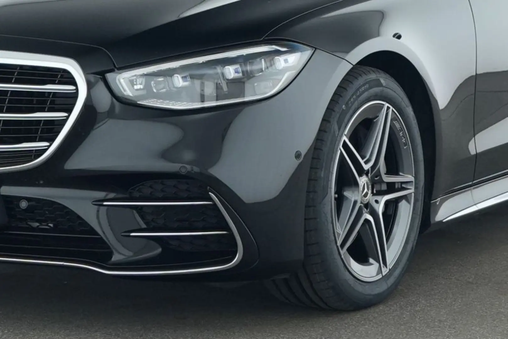 S 580 4M L AMG Line   MY2025   TV  Rear Steering