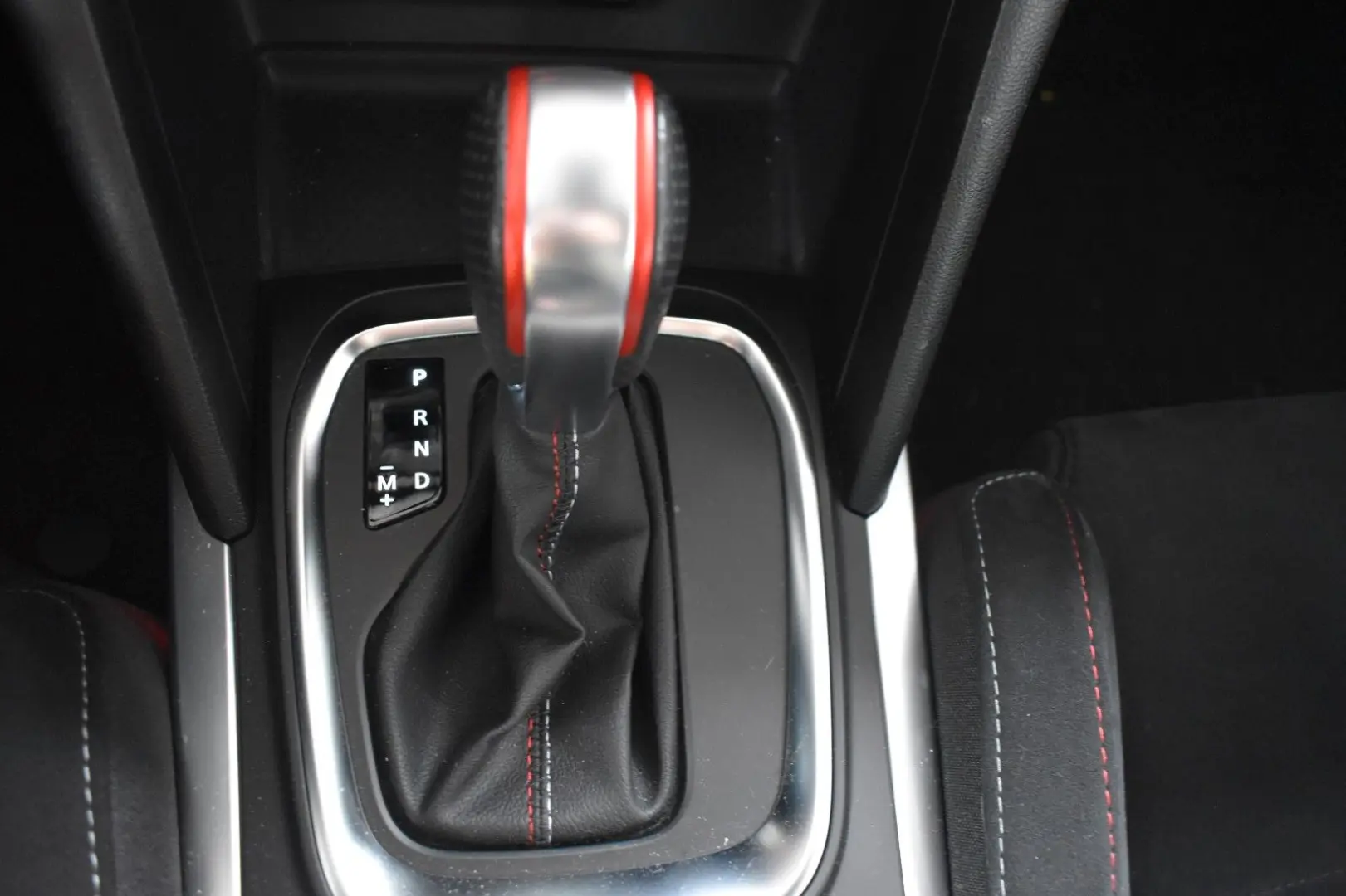 Megane IV Lim. 5-trg. R.S. 300PS  56tkm  EDC