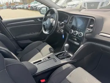 Megane IV Pług-In 160 Grandtour Zen Hybrid LED