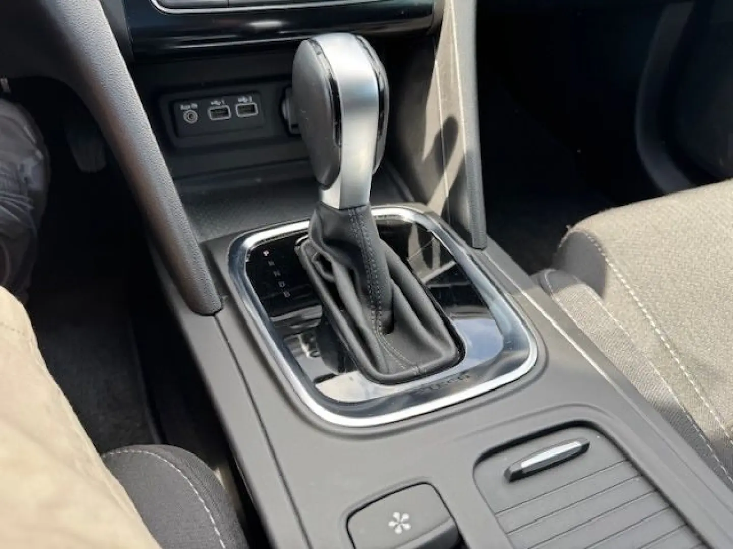 Megane IV Pług-In 160 Grandtour Zen Hybrid LED