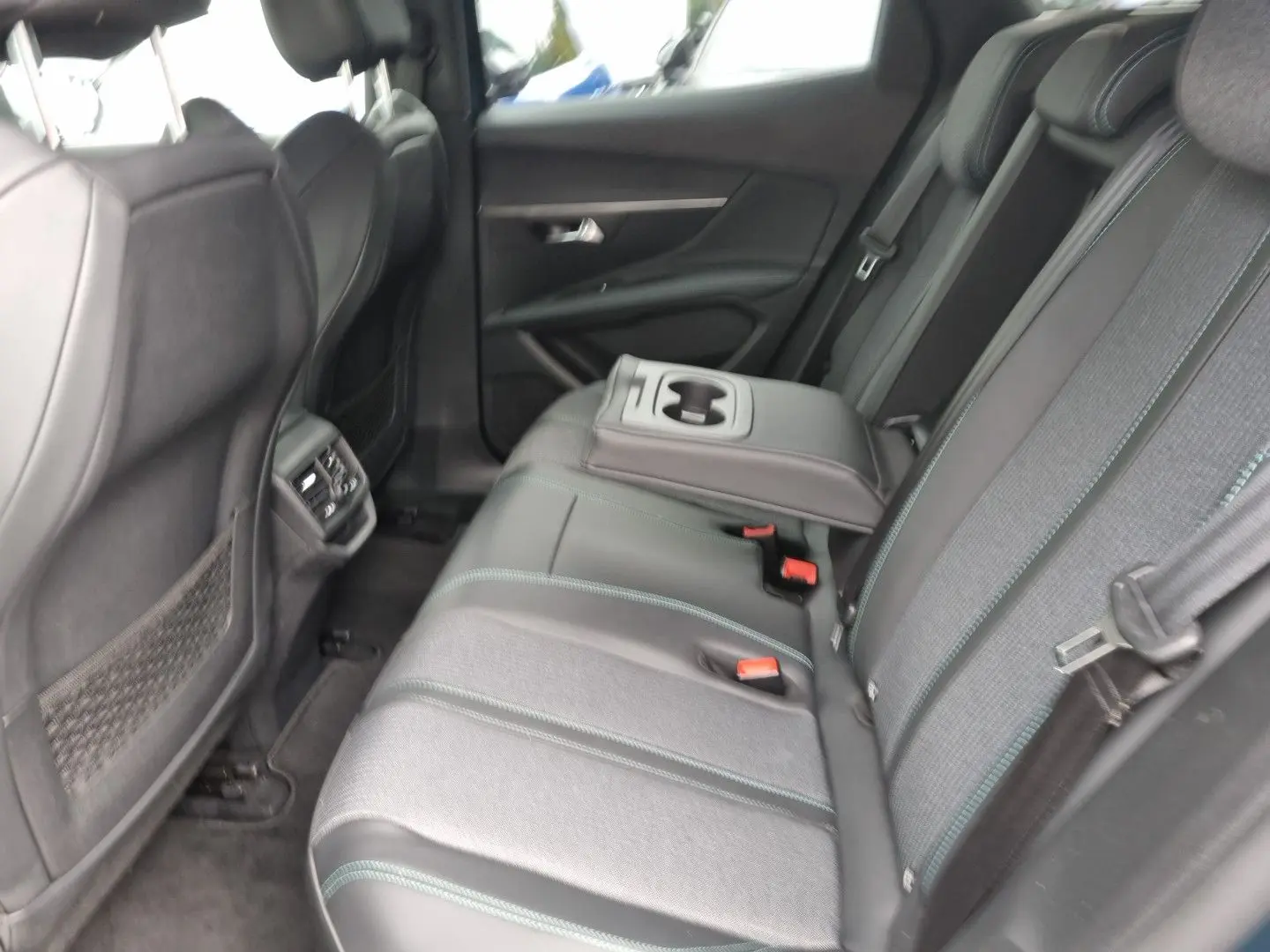 3008 Hybrid 225 Allure