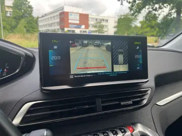 3008 Roadtrip Hybrid 225 Navi RFK SHZ